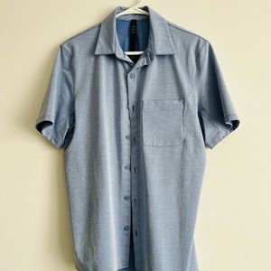 Lululemon Commission shirt sleeve button up shirt
Mens, Small